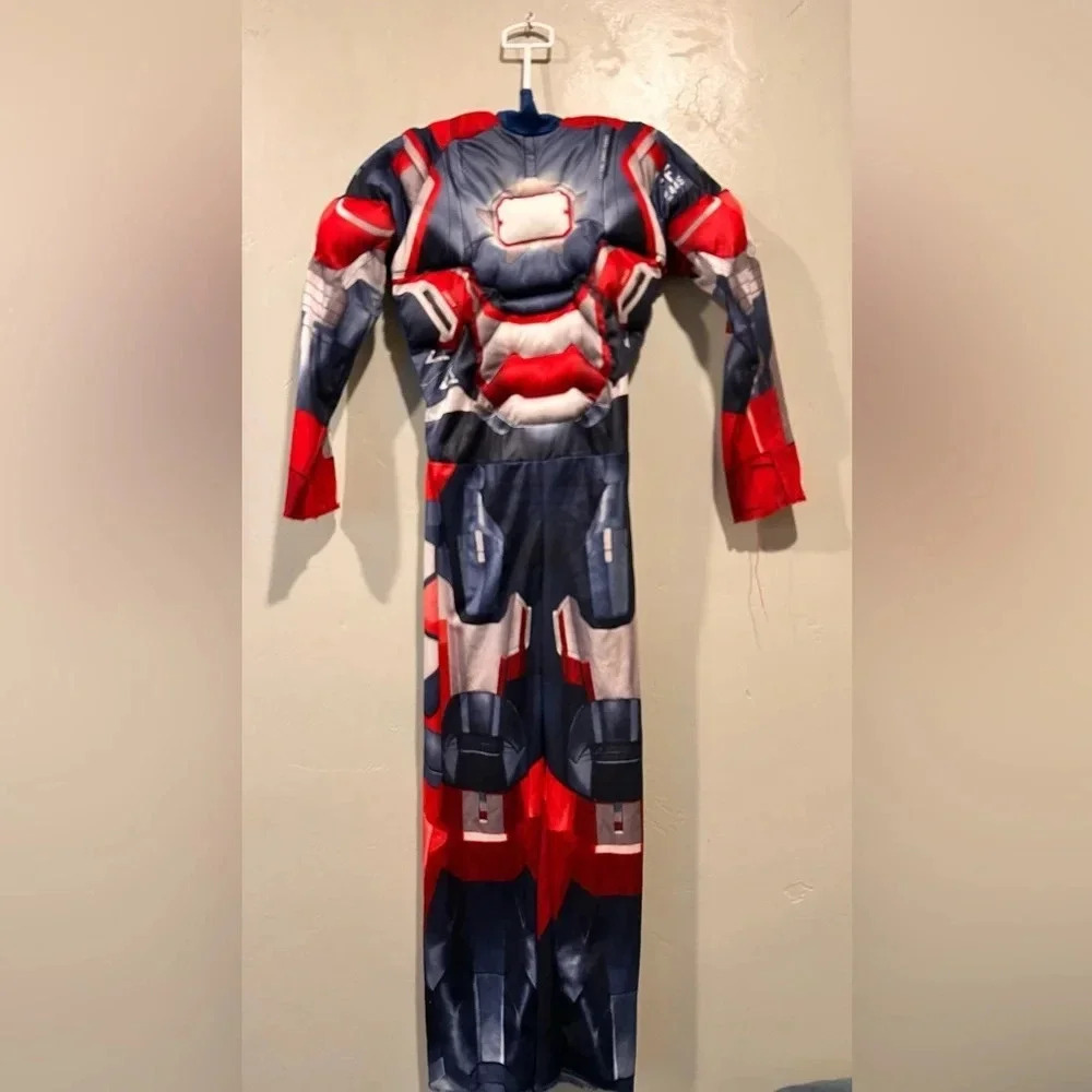 CHILDREN’S SIZE S/SIZE 6 IRON MAN 3 HALLOWEEN COSTUME. ONE PIECE. PULL ON.
